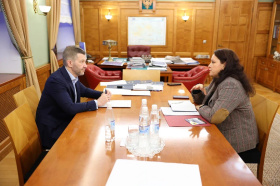Губернатор Владислав Кузнецов и сенатор Анна Отке в ходе рабочей встречи определили задачи на 2024 год