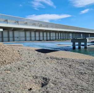 Дополнительные 238 млн. рублей выделило Правительство России на завершение строительства моста через реку Пучевеем