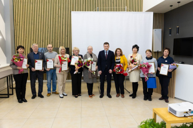 Первый заместитель Губернатора округа отметил наградами активных граждан Чукотки