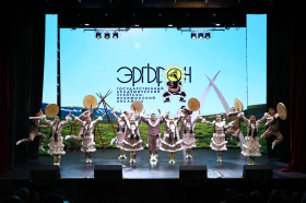 Жители Чукотки объединились в поддержку участников СВО на благотворительном концерте «Плечом к плечу»