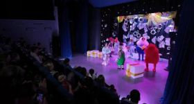 Новогодний спектакль для детей участников СВО прошёл в Анадыре