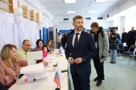 Губернатор Чукотки Владислав Кузнецов проголосовал на выборах Президента России