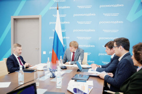 Губернатор Чукотки и руководитель Росмолодёжи обсудили итоги аудита молодёжной политики региона 