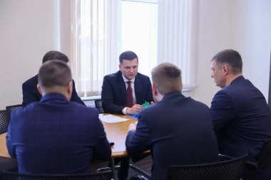 Развитие мобильной связи на Чукотке обсудили Павел Каргаполов и представители ПАО «МегаФон»
