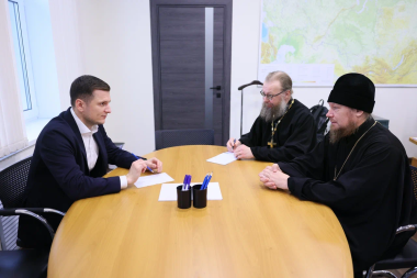 Первый заместитель Губернатора Чукотского автономного округа Павел Каргаполов провёл рабочую встречу с епископом Анадырским и Чукотским Евфимием