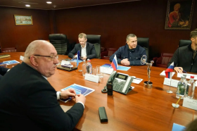 Юрий Трутнев посетил плавучую атомную теплоэлектростанцию на Чукотке