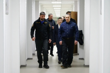 Юрий Трутнев провел осмотр арктического комплексного аварийно-спасательного центра на Чукотке