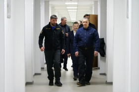 Юрий Трутнев провел осмотр арктического комплексного аварийно-спасательного центра на Чукотке