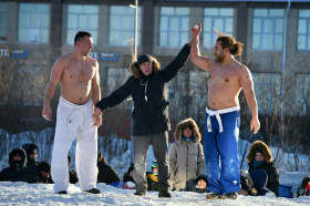 Жителей и гостей Чукотской столицы ждут зрелищные бои на гигантском снежном ринге