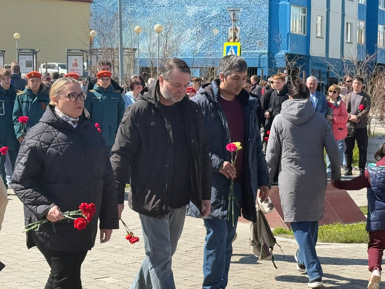 В День памяти и скорби торжественно возложили цветы к мемориалу «Чукотка — фронту!»