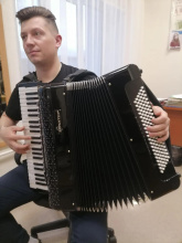 Для юных победителей конкурсов из Эгвекинота приобрели новый аккордеон