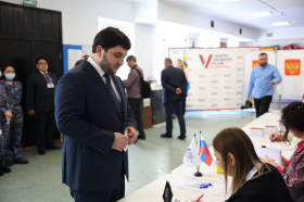 Первые заместители Губернатора и члены окружного Правительства проголосовали на выборах Президента РФ