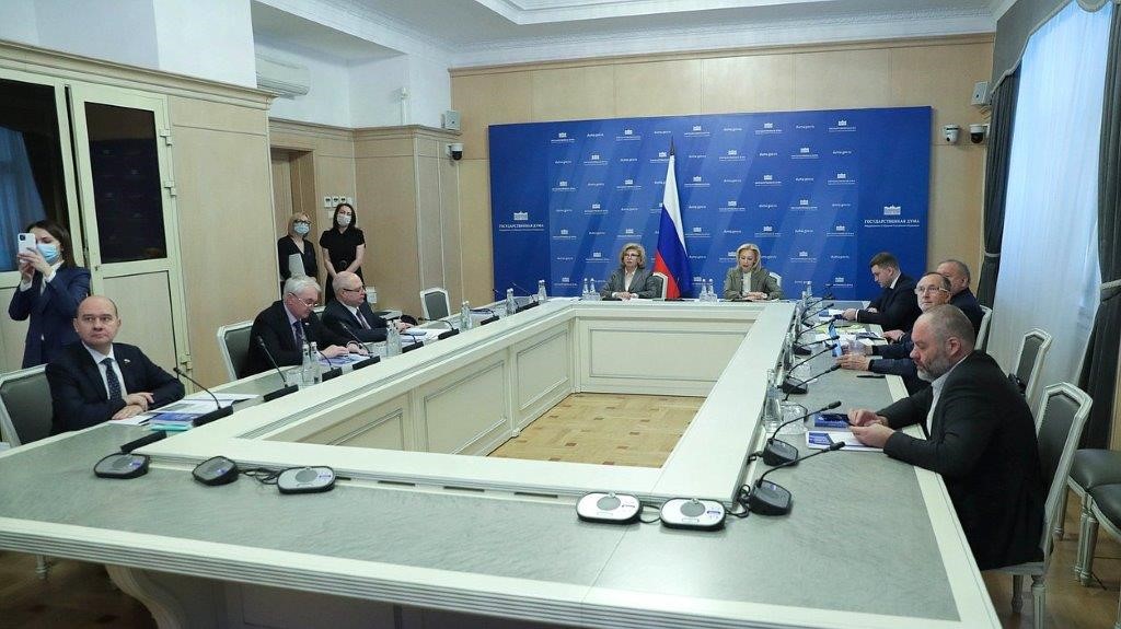 Уполномоченный по правам человека в Чукотском автономном округе приняла участие в парламентских слушаниях в режиме ВКС