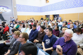 Более 500 руководителей и педагогов образовательных учреждений Чукотки обсуждают будущее на Августовской конференции