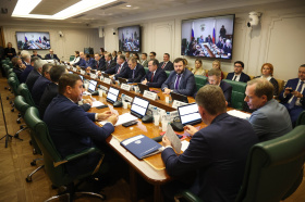 Чукотка в Совете Федерации получила поддержку проектов по реконструкции аэропорта Кепервеем и модернизации объектов Западно-Озерного месторождения газа