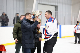 Чемпионат и первенство Чукотки  по хоккею памяти Роберта Депоняна завершились в Анадыре