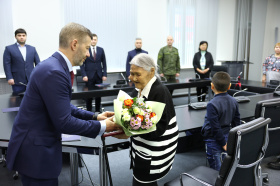 Губернатор Чукотки передал орден Мужества семье погибшего в ходе спецоперации Андрея Ринтувье