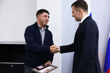 Ветеран СВО Александр Агапов награждён медалью «За помощь фронту»
