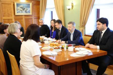 Губернатор Чукотки встретился с семьями военнослужащих-участников СВО