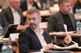 Губернатор Владислав Кузнецов представил результаты 2025 года: рост ВРП на 6,8%, инвестиций в 20 раз, лидерские позиции по нацпроектам и рождаемости